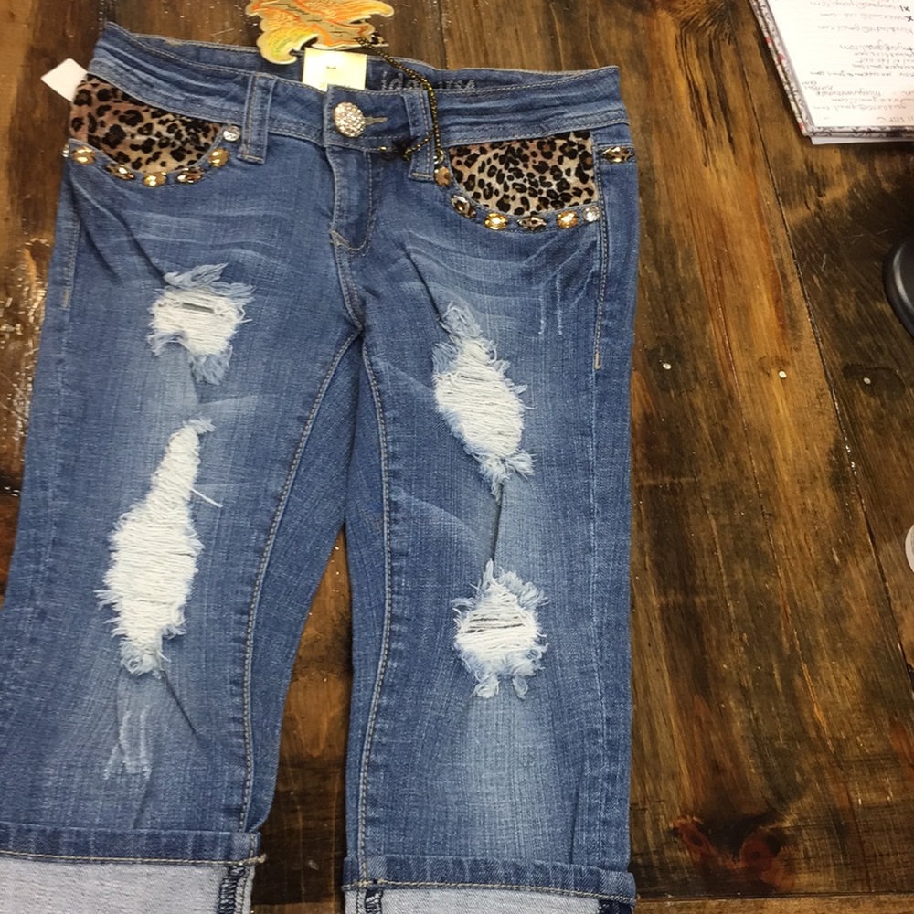 Capris - Picture 4 of 7